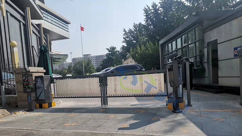 中國郵政大廈廣告道閘項目